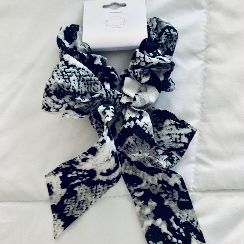 Leopard snakeskin print hair tie - Picture 5 of 6